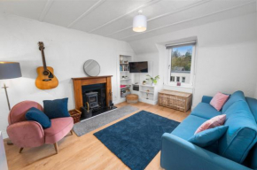 Charming Apt nr Centre - Terrace & Street Parking